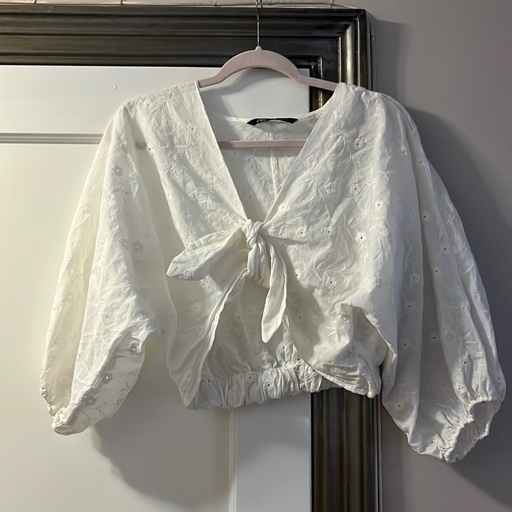 NWOT Zara - White eyelet top with tie detail in front